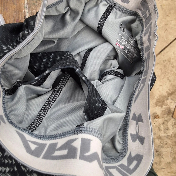 Under Armour Black and gray abstract color youth medium athletic leggings - Picture 10 of 10